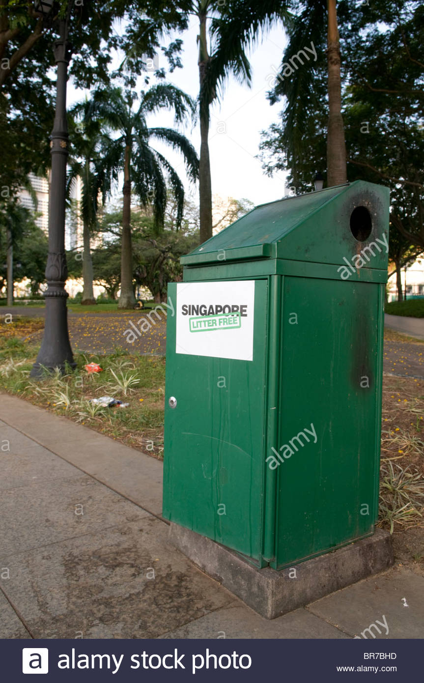 Singapore Litter Stock Photos & Singapore Litter Stock Images Alamy
