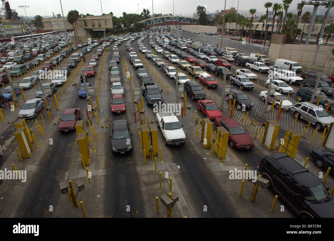 cars wait at the San Ysidro Border station Stock Photo Alamy