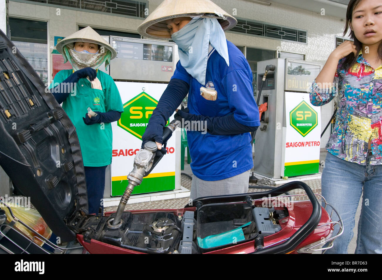 Gas station attendants hires stock photography and images Alamy