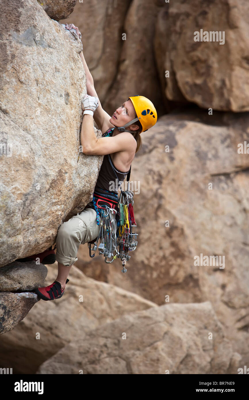 Overhanging rock hi-res stock photography and images - Alamy