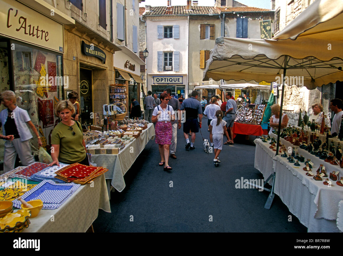 French people, vendors, shoppers, shopping, Wednesday Market, city