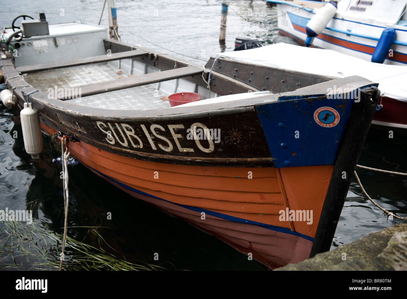 Boat tied up on lake hi-res stock photography and images - Alamy