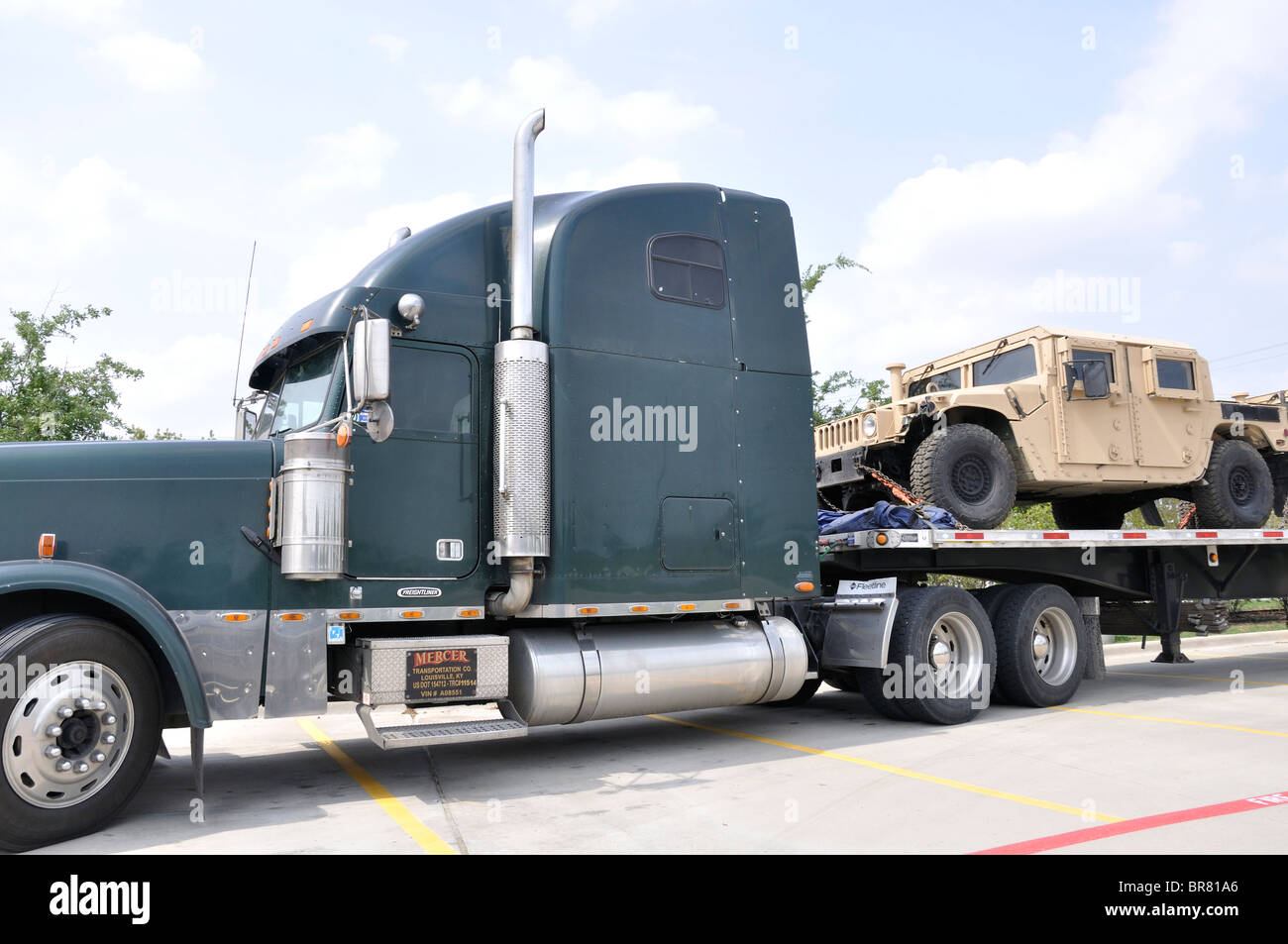 Us military truck hi-res stock photography and images - Alamy