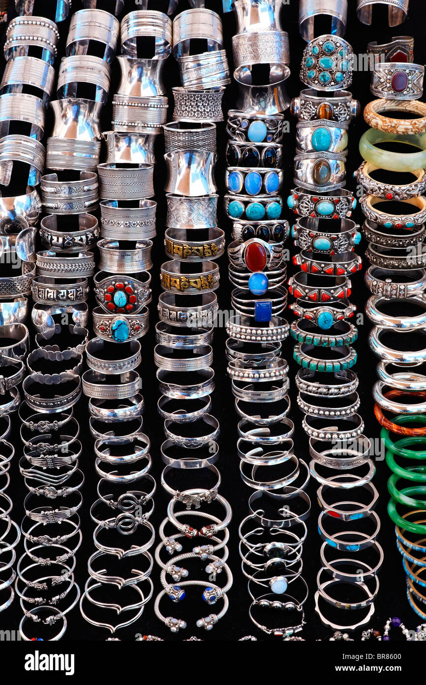 Aggregate more than 82 bracelet goa super hot - ceg.edu.vn