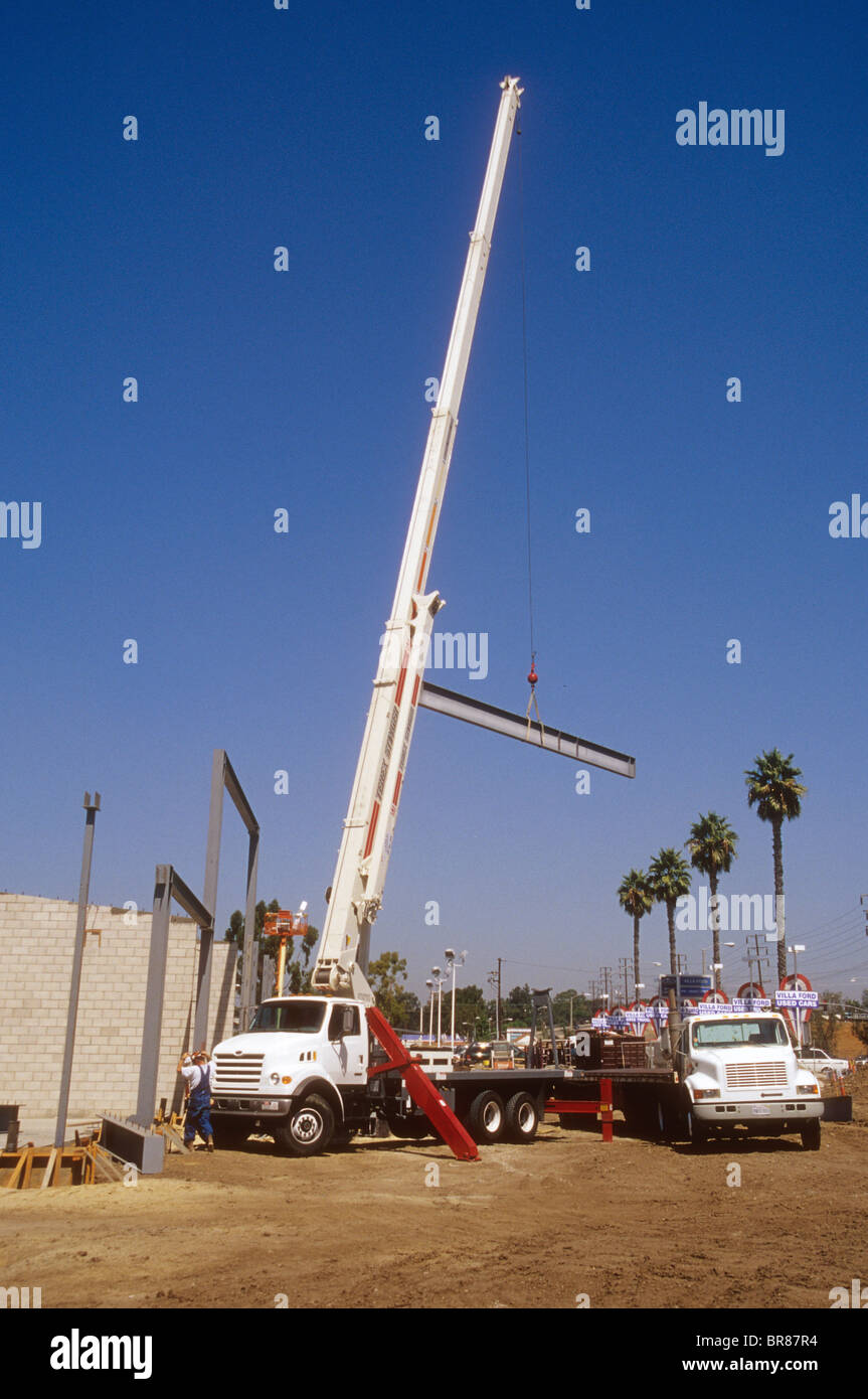 crane truck lift steel beam roof truss building assemble strong