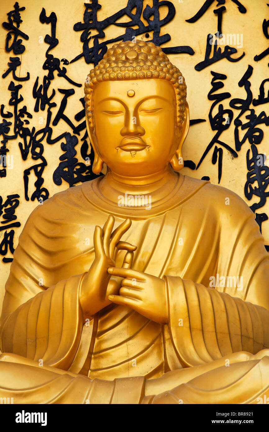 Peace buddha statue hi-res stock photography and images - Alamy