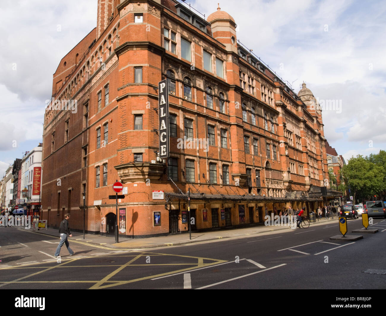 The Palace Theatre, Shaftesbury Avenue, West End, London, England, UK Stock Photo Alamy