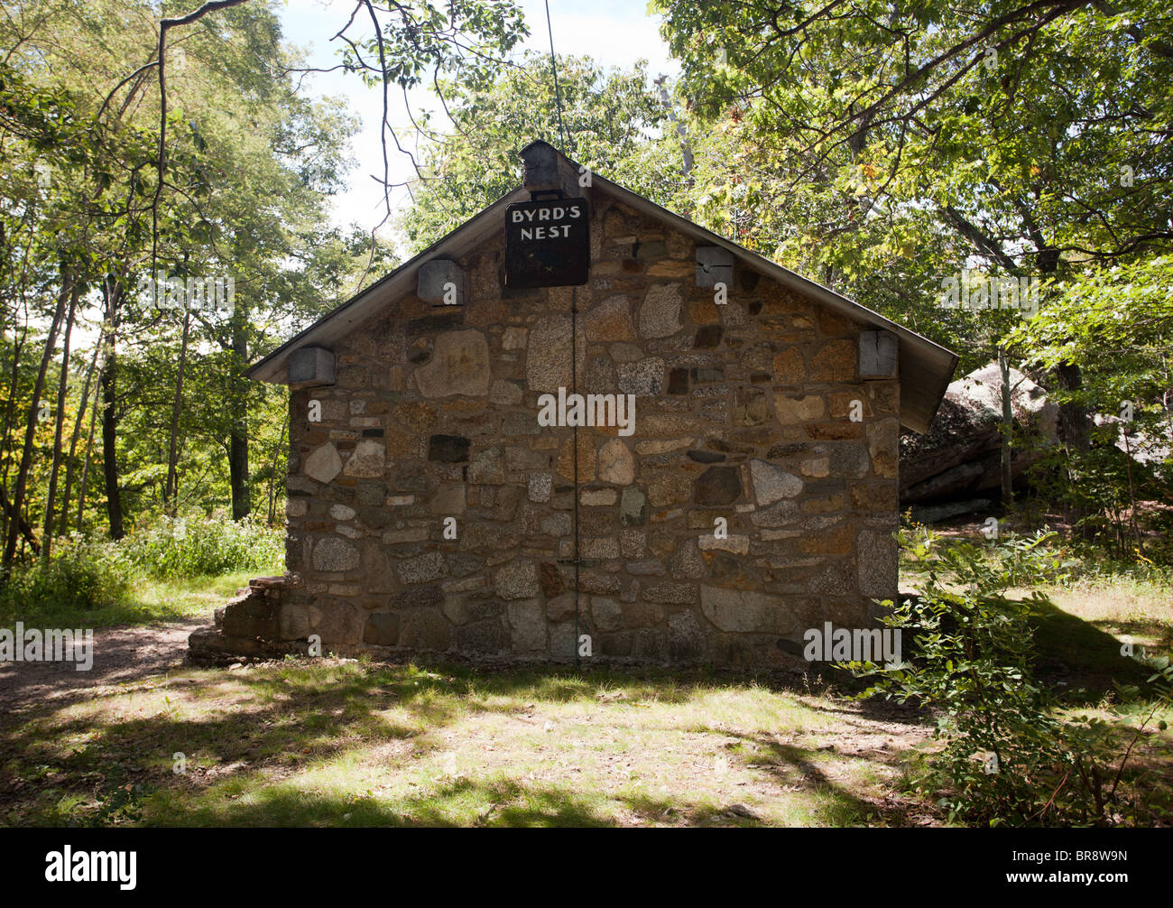 Stone shelter called Byrd's Nest on climb of Old Rag Stock Photo - Alamy