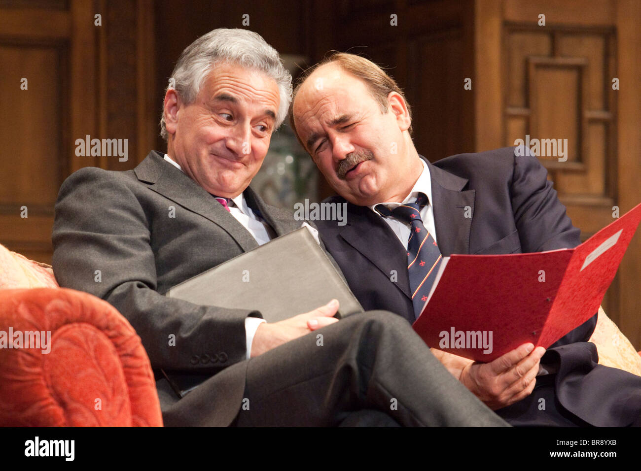 Yes, Prime Minister - comedy at the Gielgud Theatre starring Henry Goodman and David Haig Stock Photo