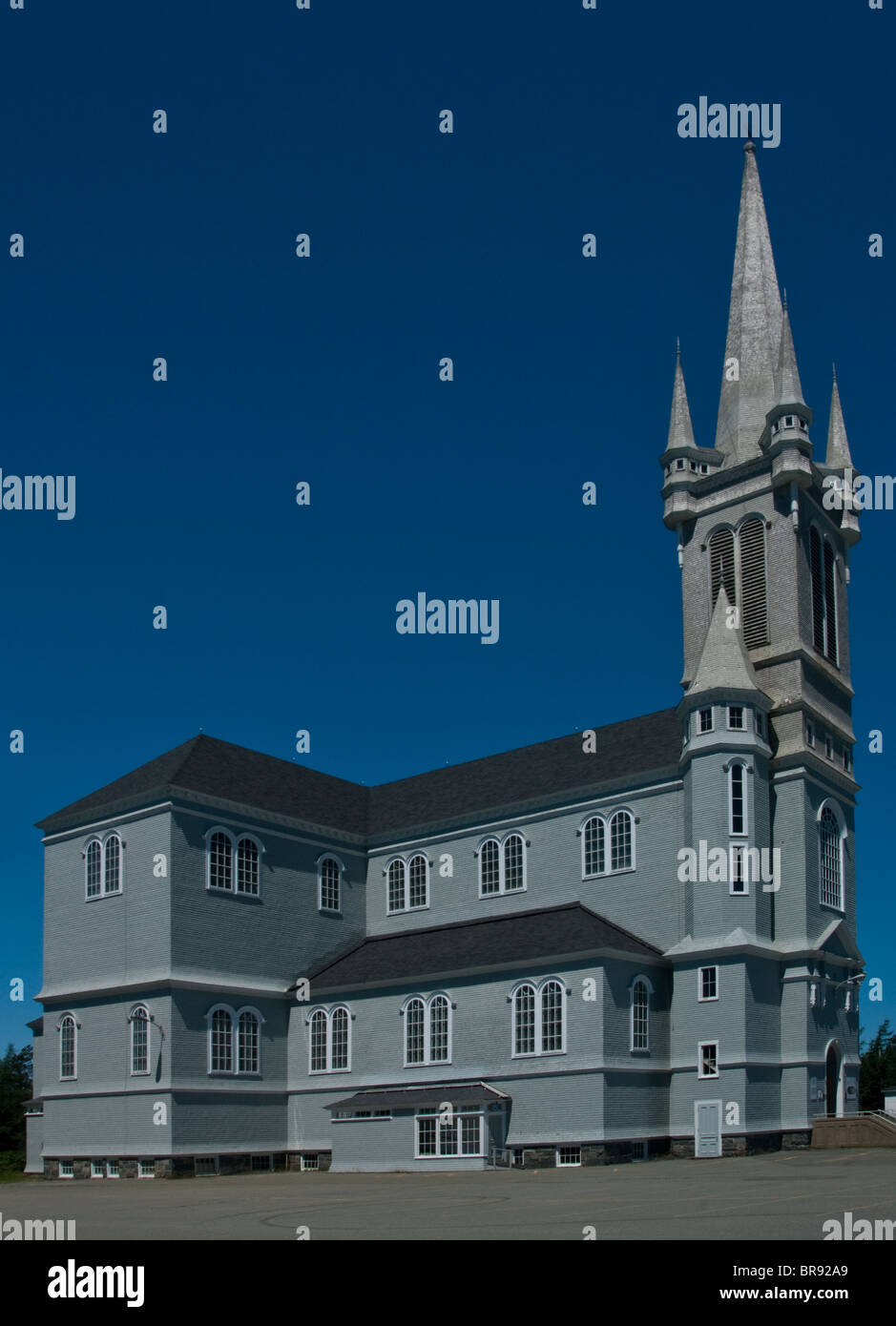 the-largest-tallest-wooden-church-in-the-world-stock-photo-alamy