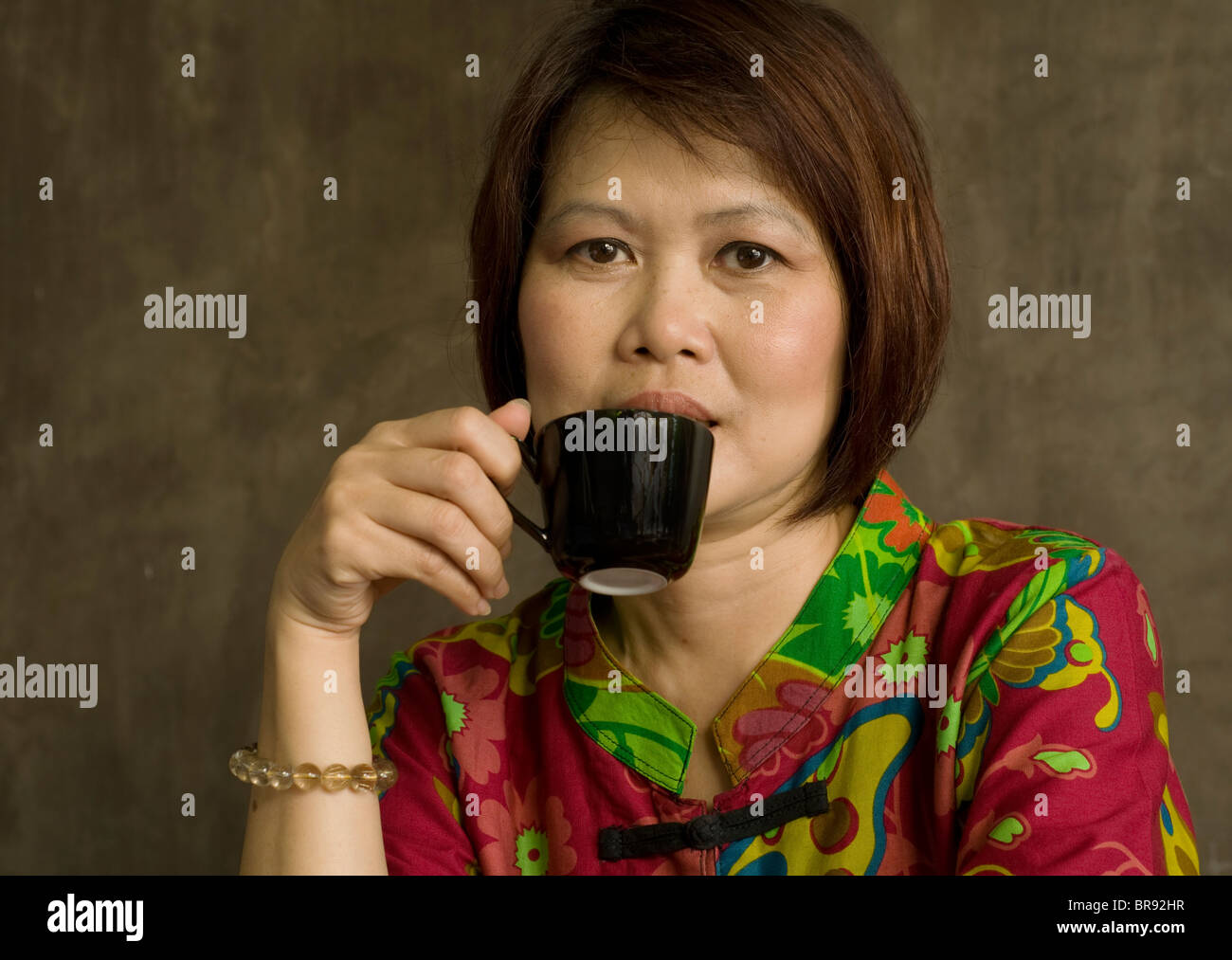 Asian woman mature hi-res stock photography and images - Alamy