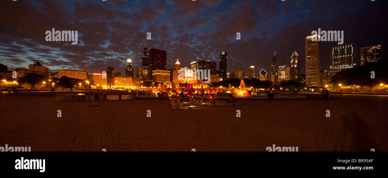 panorama of Chicago skyline from Grant Park Stock Photo - Alamy