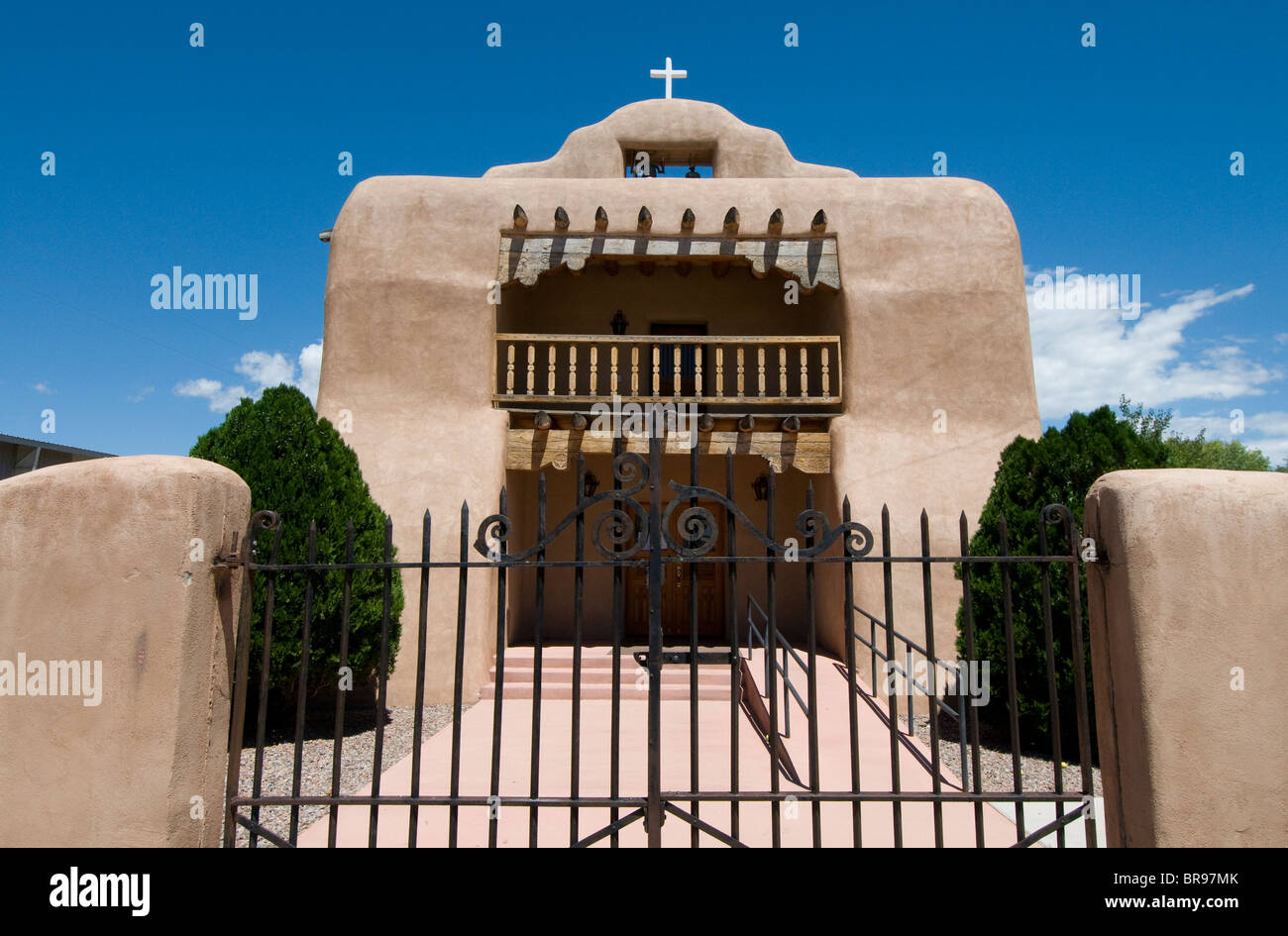 The adobe St. Thomas Church in Abiquiú New Mexico Stock Photo Alamy