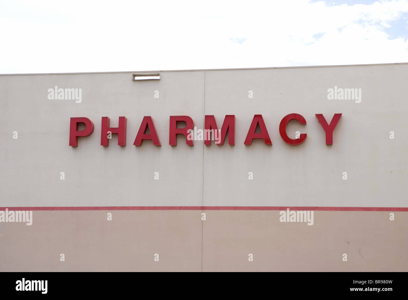 Drug store sign hires stock photography and images Alamy