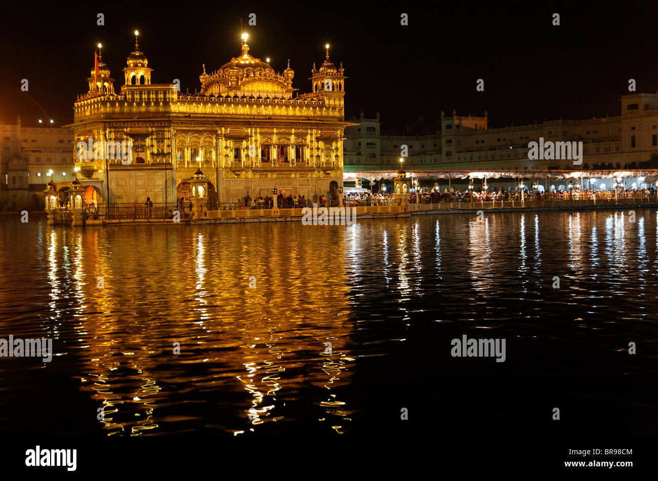 The Golden Temple at night, Amritsar, Punjab, India Stock Photo