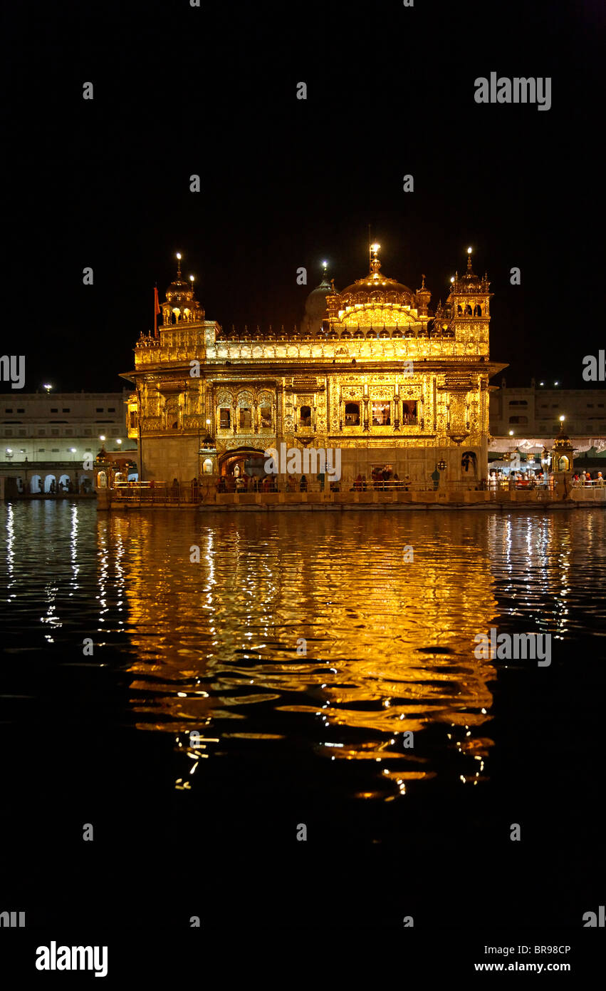 The Golden Temple at night, Amritsar, Punjab, India Stock Photo