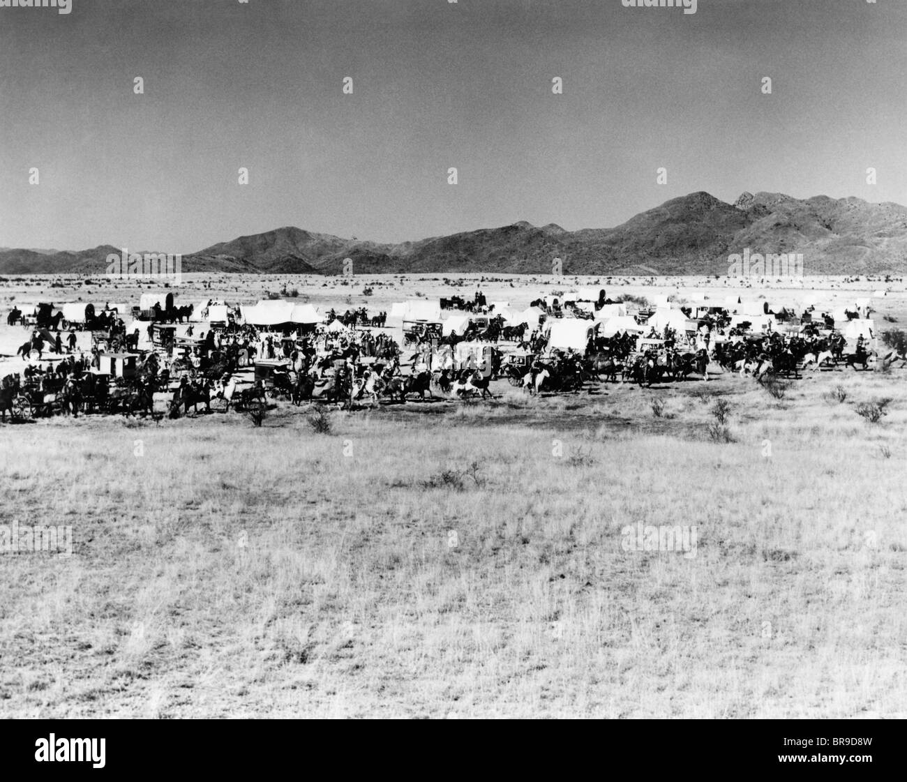 MOVIE STILL OF THE STARTING LINE OF OKLAHOMA LAND RUSH 1893 Stock Photo