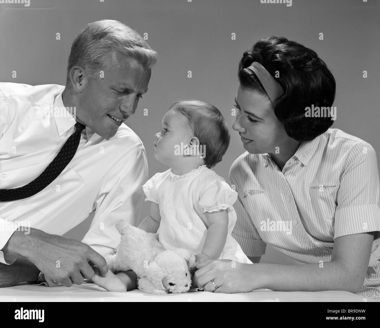 1960s family portrait father mother hi-res stock photography and images ...