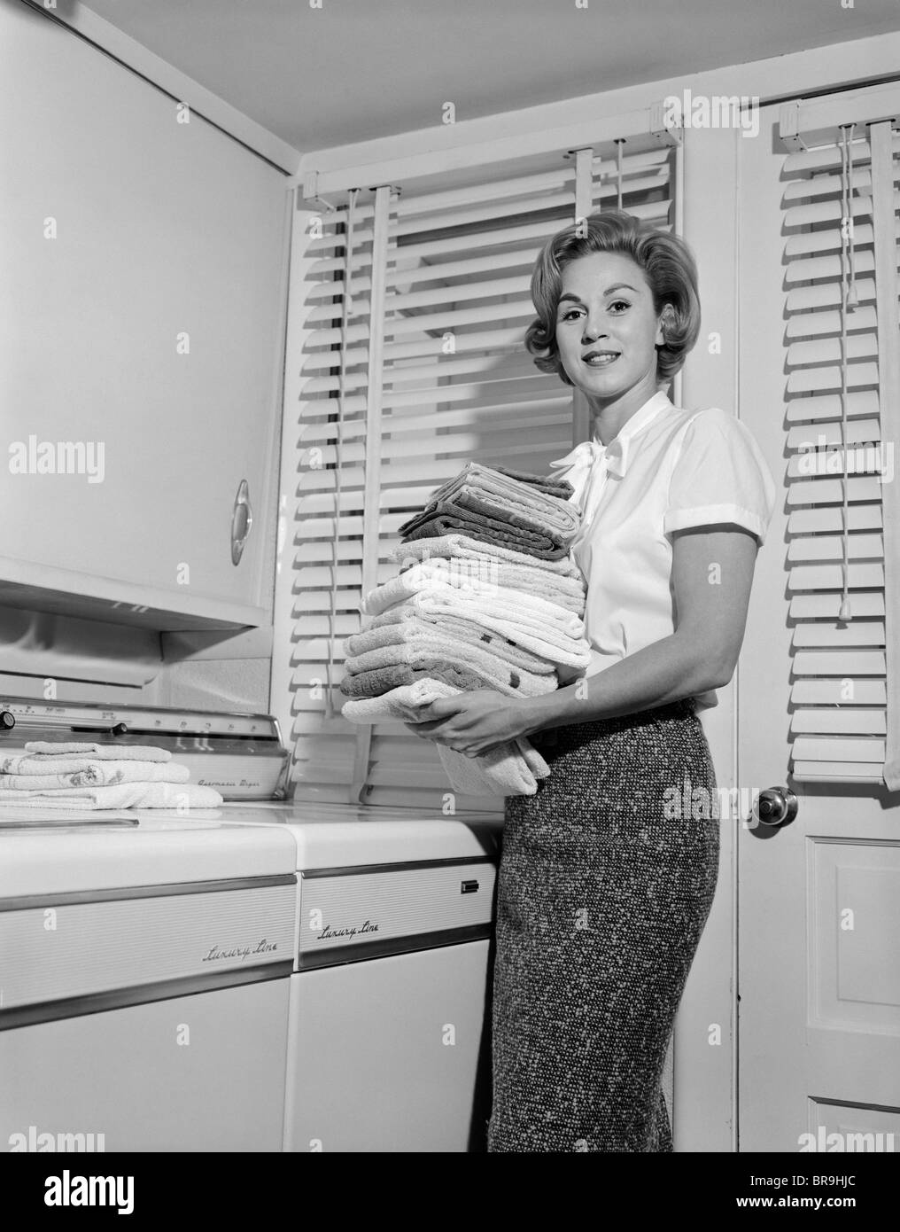 Coin Washing Machine >> Retro Washing Machine Stock Photos & Retro Washing Machine ... Coin Washing Machine >> Retro Washing Machine Stock Photos & Retro Washing Machine ...