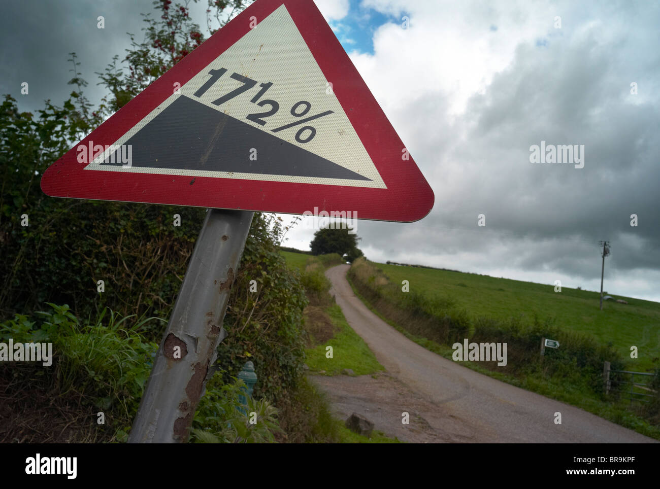 Road sign showing hill of 17.5% - VAT Tax will rise from 17.5% to 20% in the UK in Jan 2011 Stock Photo