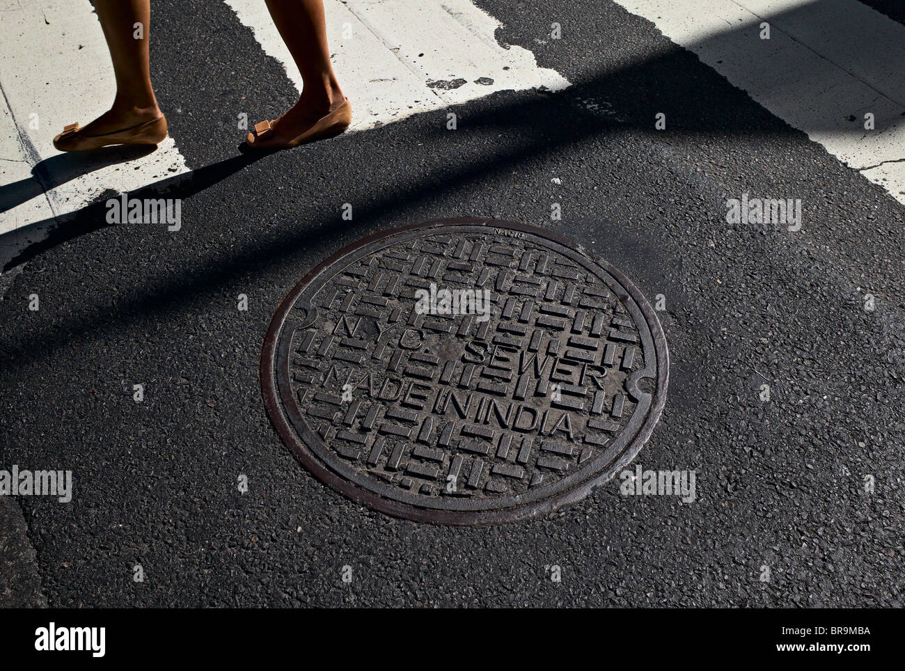Manhole cover new york hires stock photography and images Alamy