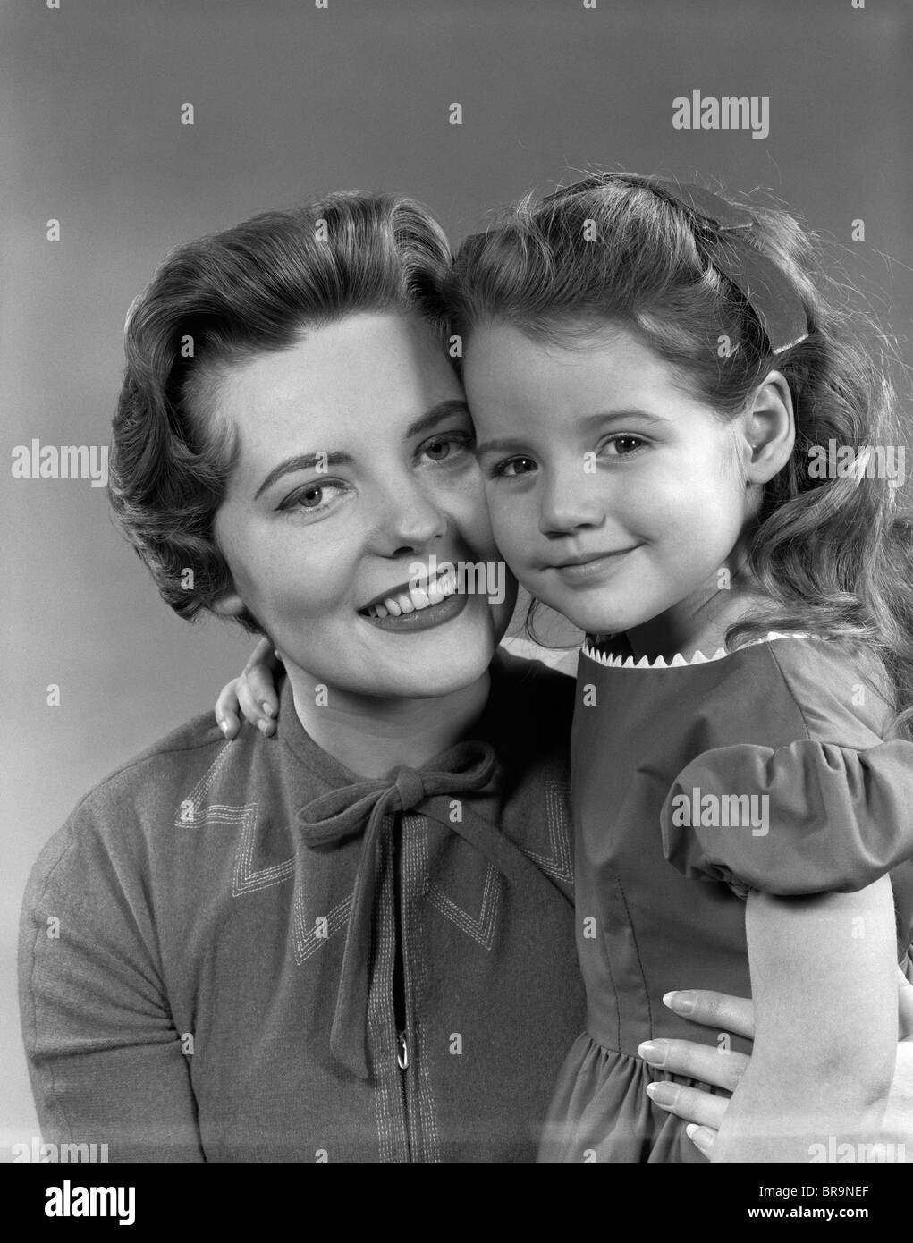 1950s 1960s Family Portrait Smiling Hi-res Stock Photography And Images ...