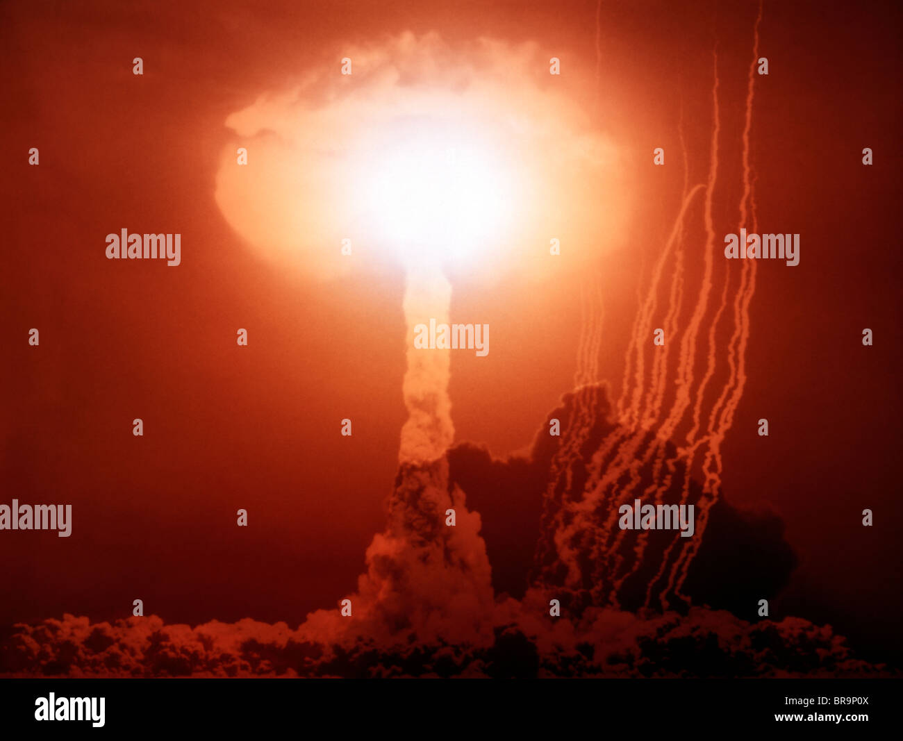 1950s ATOM BOMB MUSHROOM CLOUD EXPLOSION Stock Photo