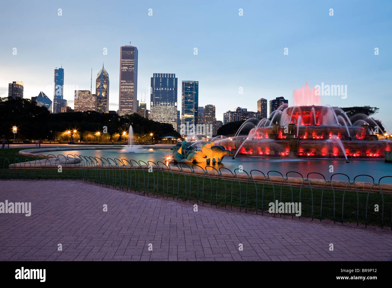 Buckingham Fountain in downtown Chicago Stock Photo Alamy