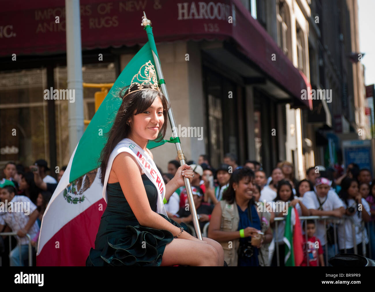 Mexican-Americans gather on Madison Avenue in New York for the annual ...