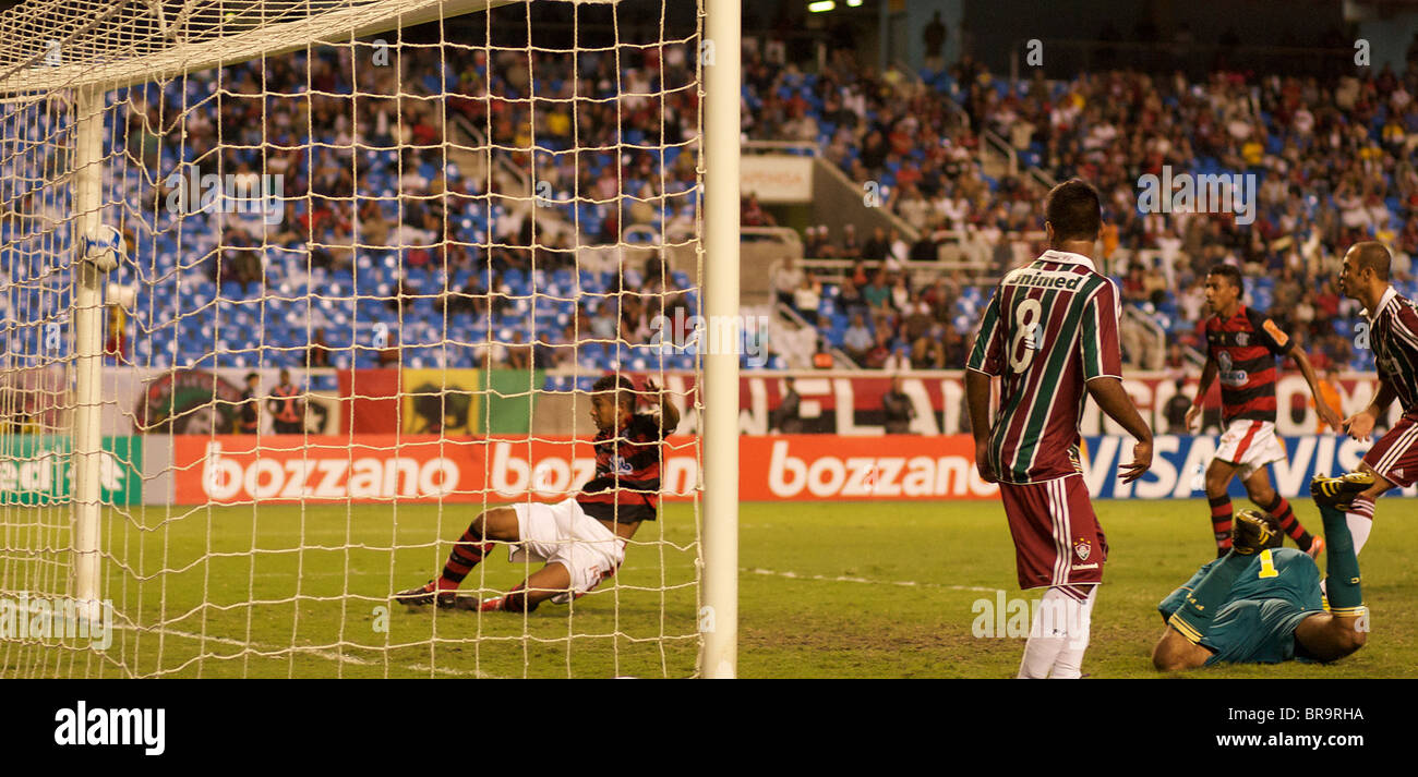 David of Flamengo scores his sides second goal during the Flamengo V Fluminense, Futebol Brasileirao football match. Stock Photo