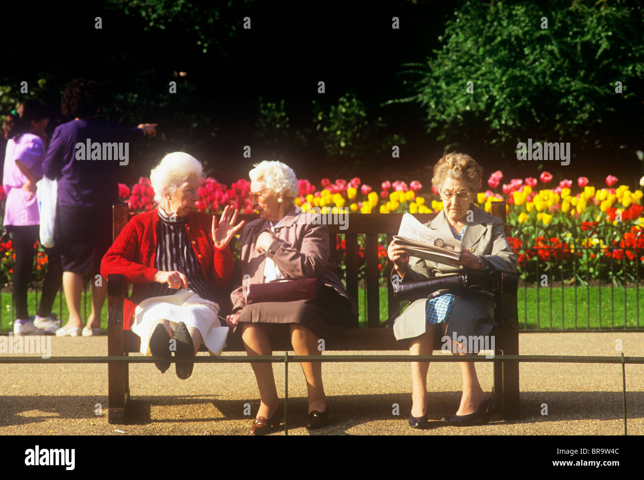 Ladies in garden hi-res stock photography and images - Alamy
