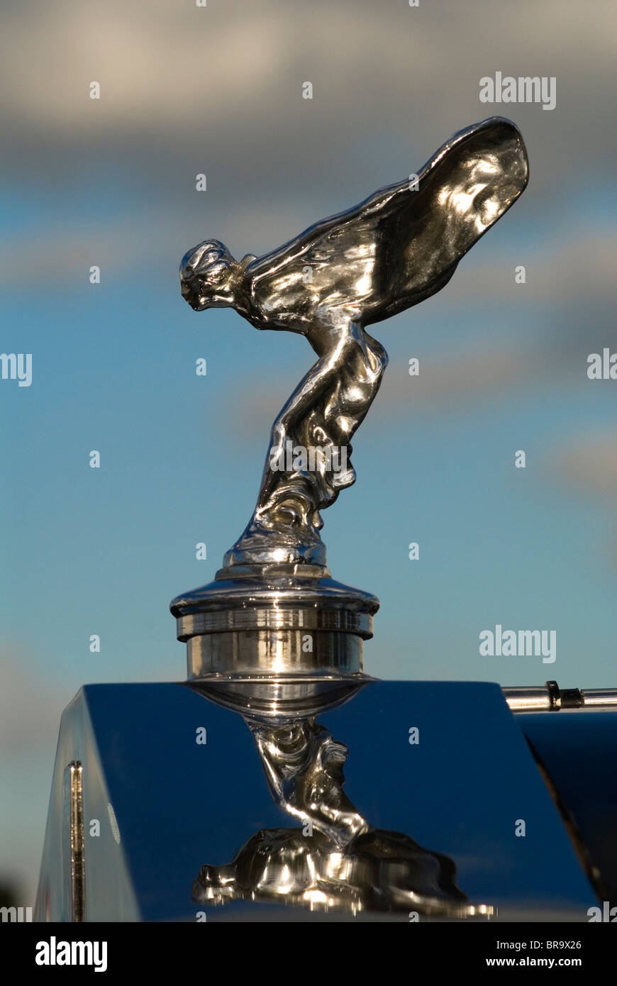 Rolls Royce car badge. The Spirit of Ecstasy hood ornament on Rolls Royce. HOMER SYKES Stock Photo