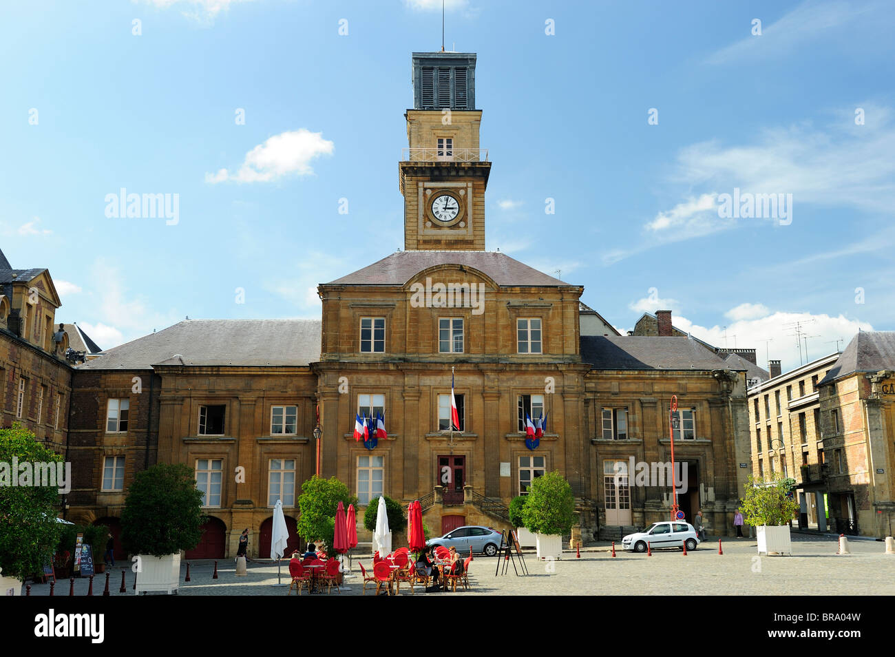 Place Ducale In Charleville In Ardennes Region Of France Stock Photo place-ducale-in-charleville-in-ardennes-region-of-france-stock-photo