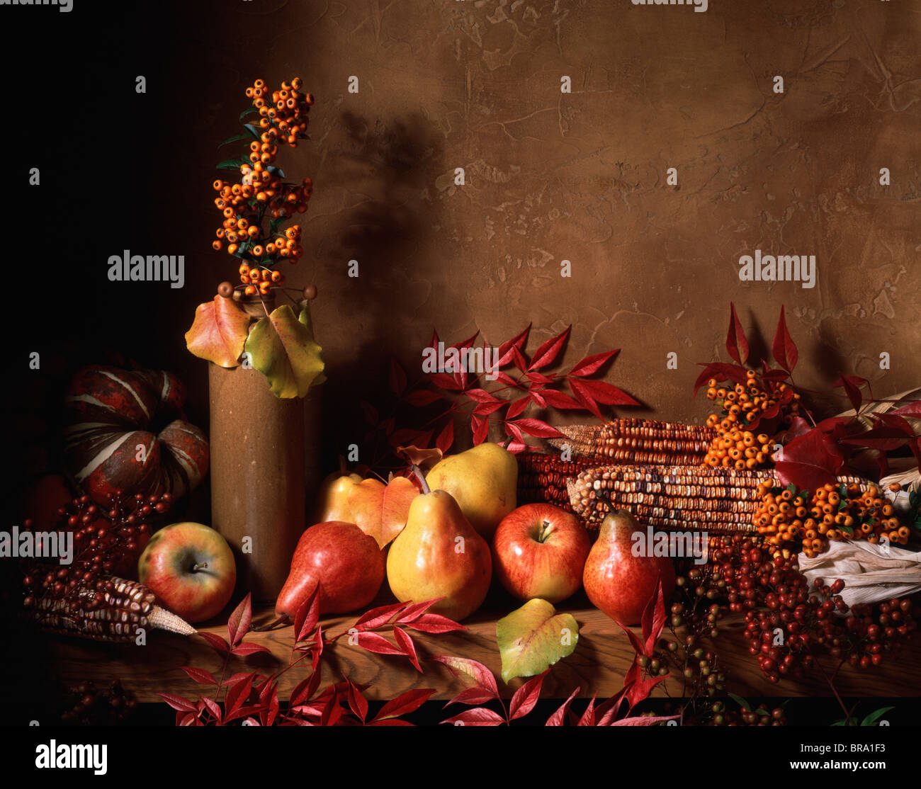 HARVEST STILL LIFE AUTUMN LEAVES FRUITS AND VEGETABLES Stock Photo - Alamy