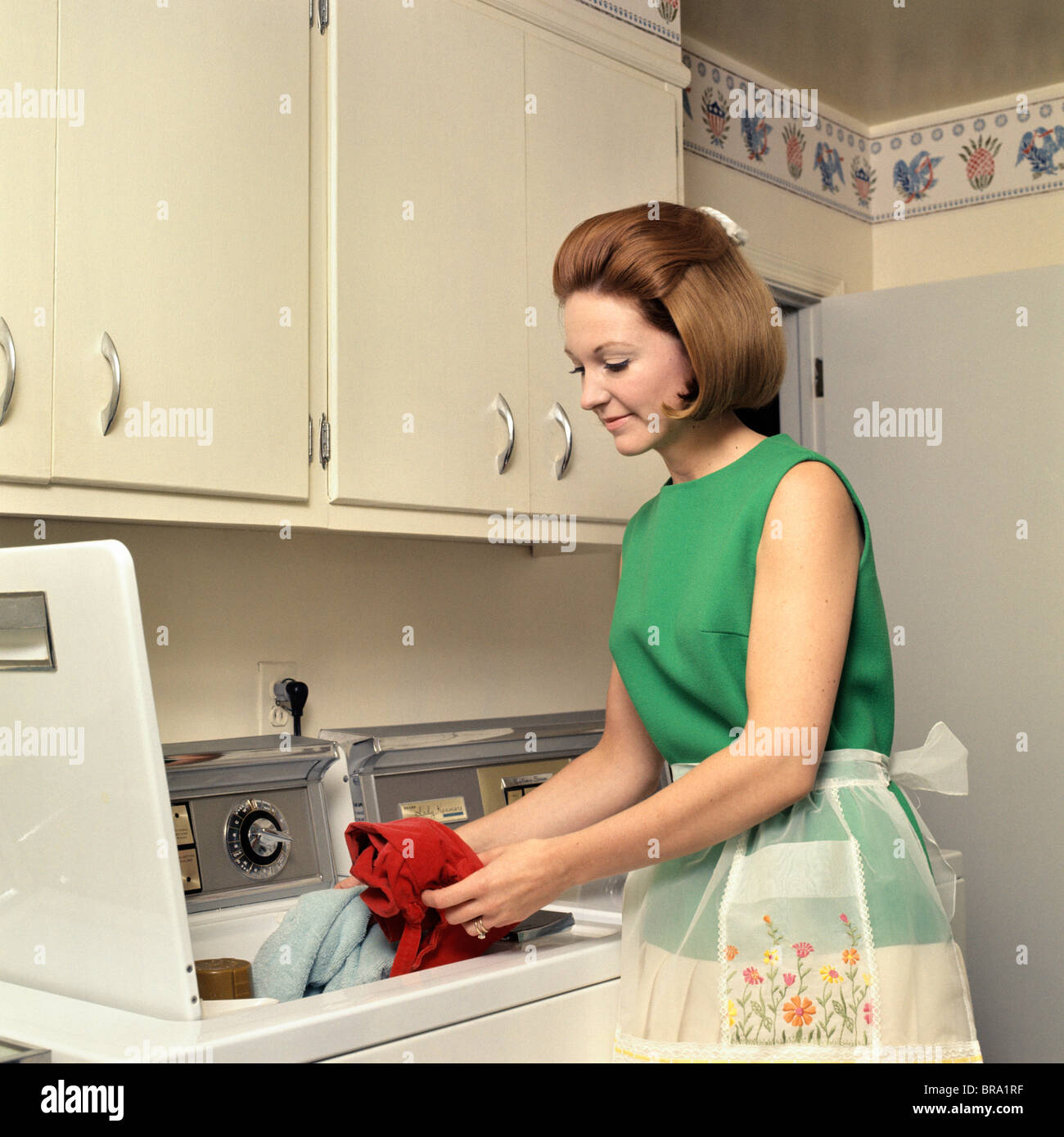 Housewife 1970s High Resolution Stock Photography and Images - Alamy