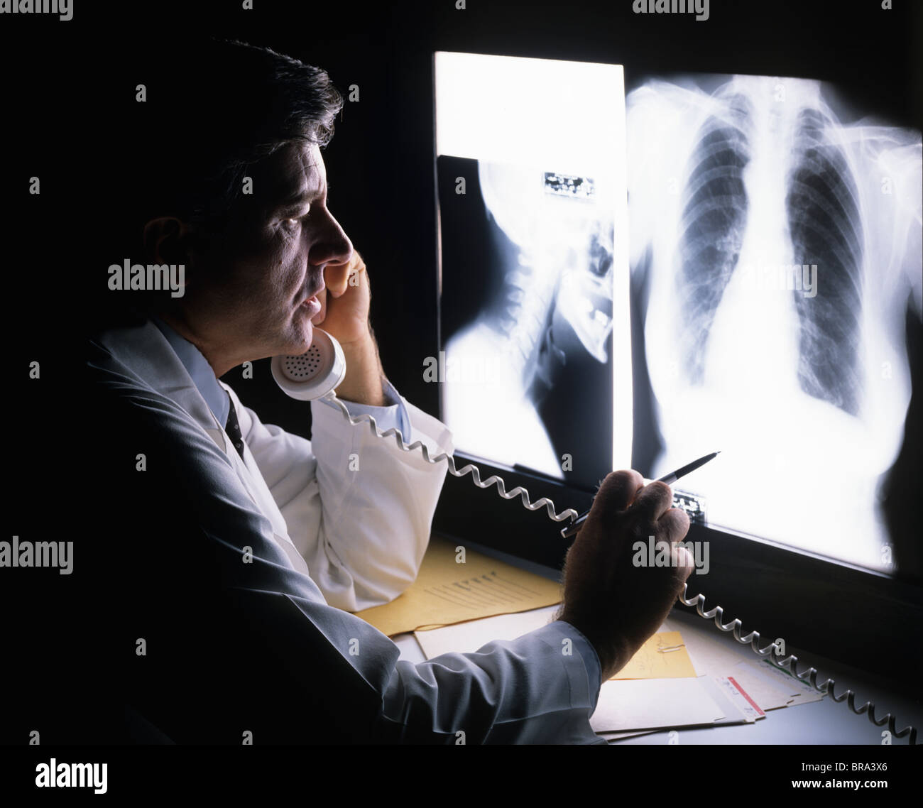 MAN READING XRAY Stock Photo Alamy