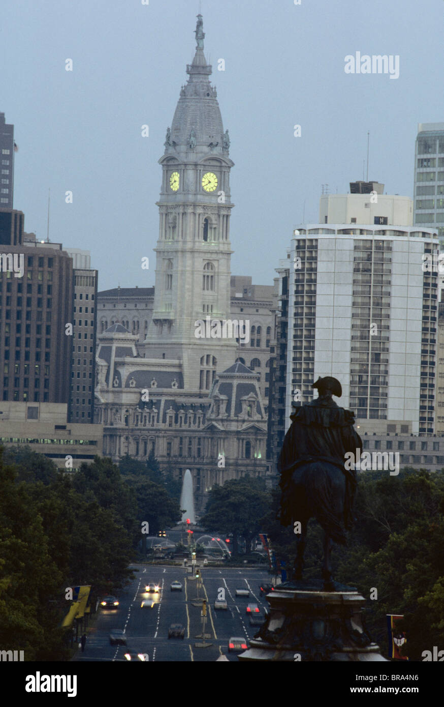 1980 1980s RETRO PHILADELPHIA PA VIEW TOWARDS CITY HALL AT DUSK Stock Photo  - Alamy