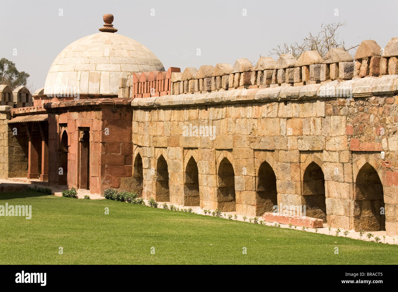The walls which surround the Mausoleum of Ghiyas-ud-Din Tughluq at Tughluqabad in Delhi, India, Asia Stock Photo