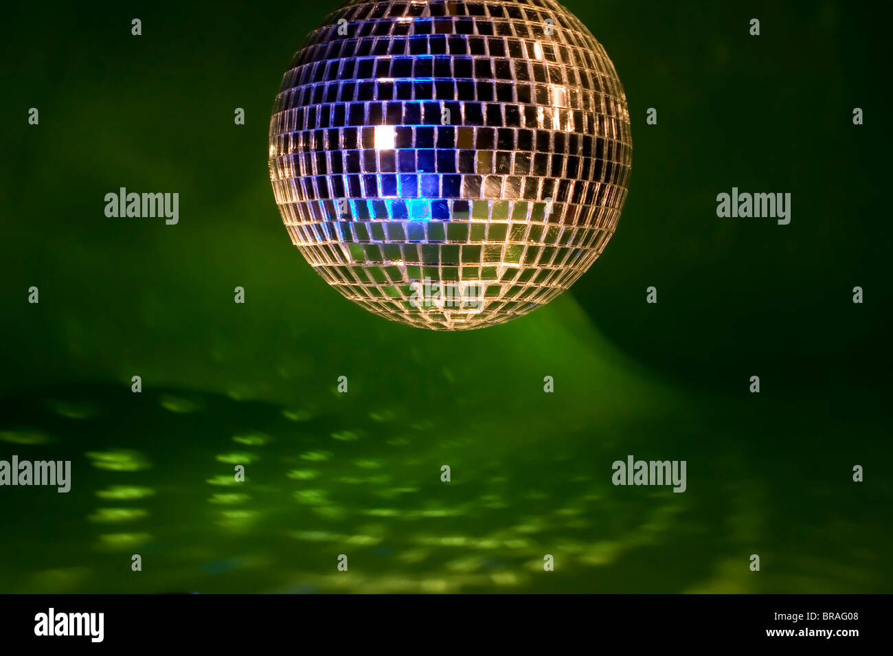 Glass disco ball hires stock photography and images Alamy