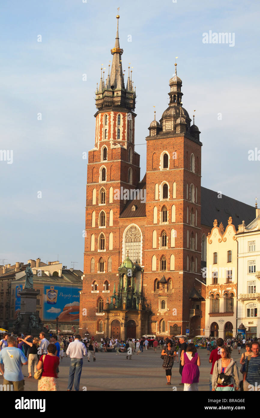 St. Mary's Church in Main Market Square (Rynek Glowny), UNESCO World Heritage Site, Krakow, Poland, Europe Stock Photo