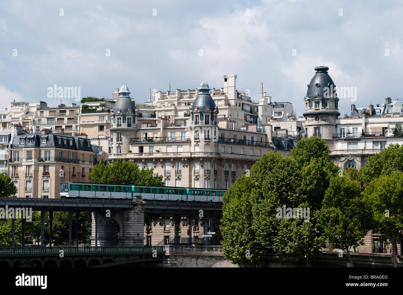 16th arrondissement of paris hires stock photography and images Alamy