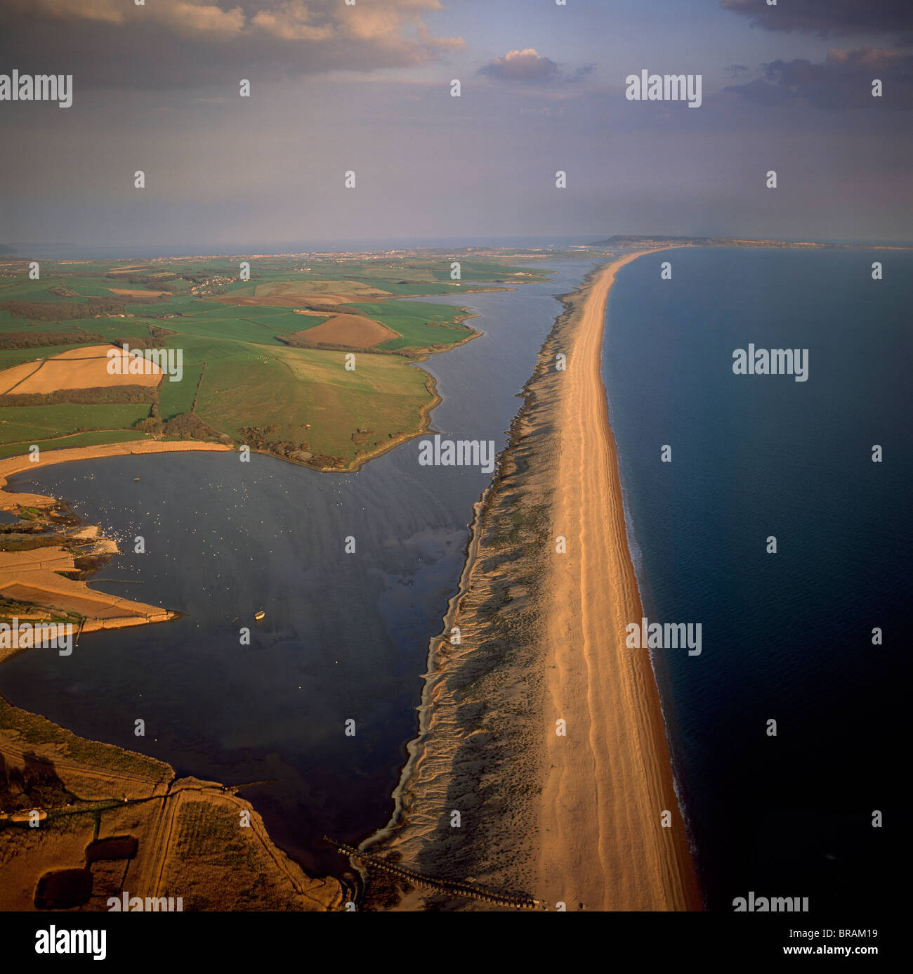 Chesil beach tombolo hires stock photography and images Alamy