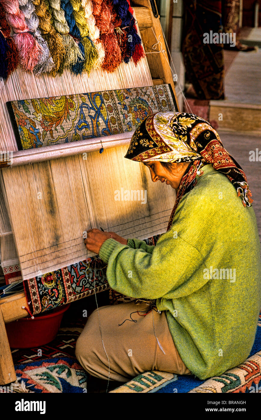 Turkish Woman Making Rug Trade portrait hi-res stock photography and images - Alamy