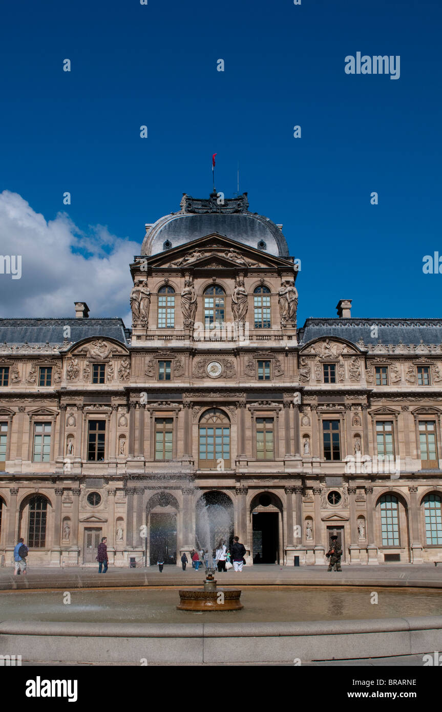 Square court of the louvre, paris hi-res stock photography and images ...