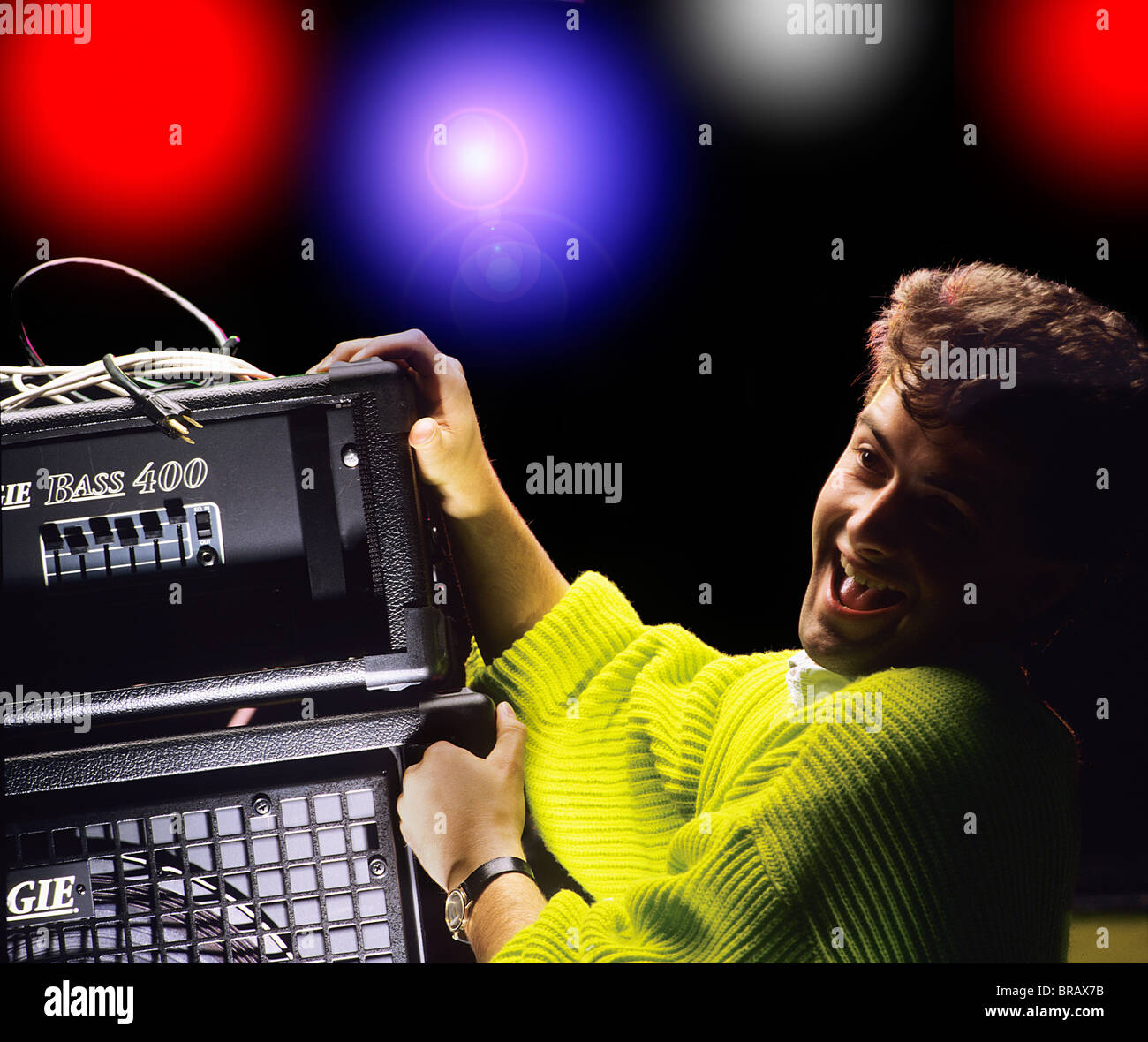 Roadie loading amplifier on stage hires stock photography and images Alamy