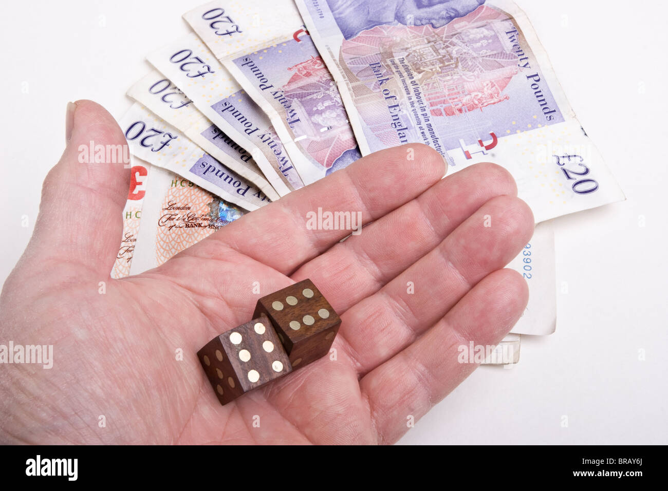 Hand pound notes hires stock photography and images Alamy