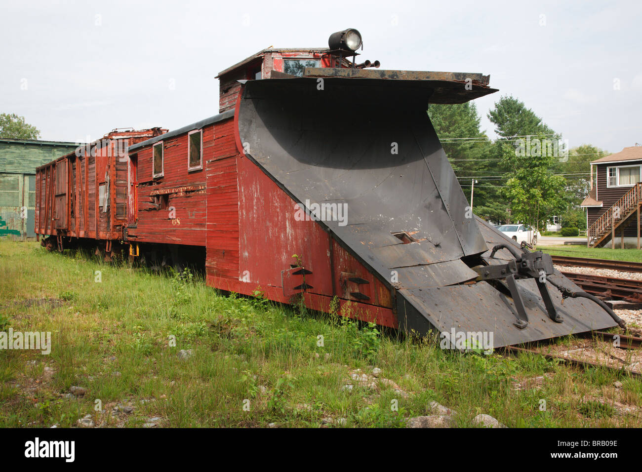 The Russell snow plow 68 and Boxcar 35059 at Bartlett Roundhouse in