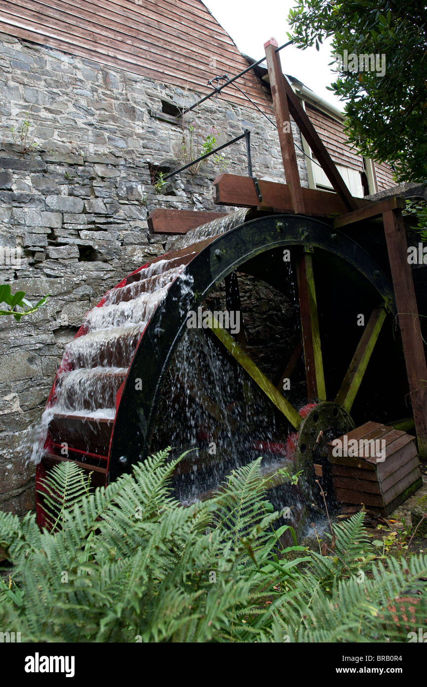 The overshot waterwheel at Felin Ganol Watermill. Llanrhystud, Ceredigion., Wales UK - 19th century water mill Stock Photo