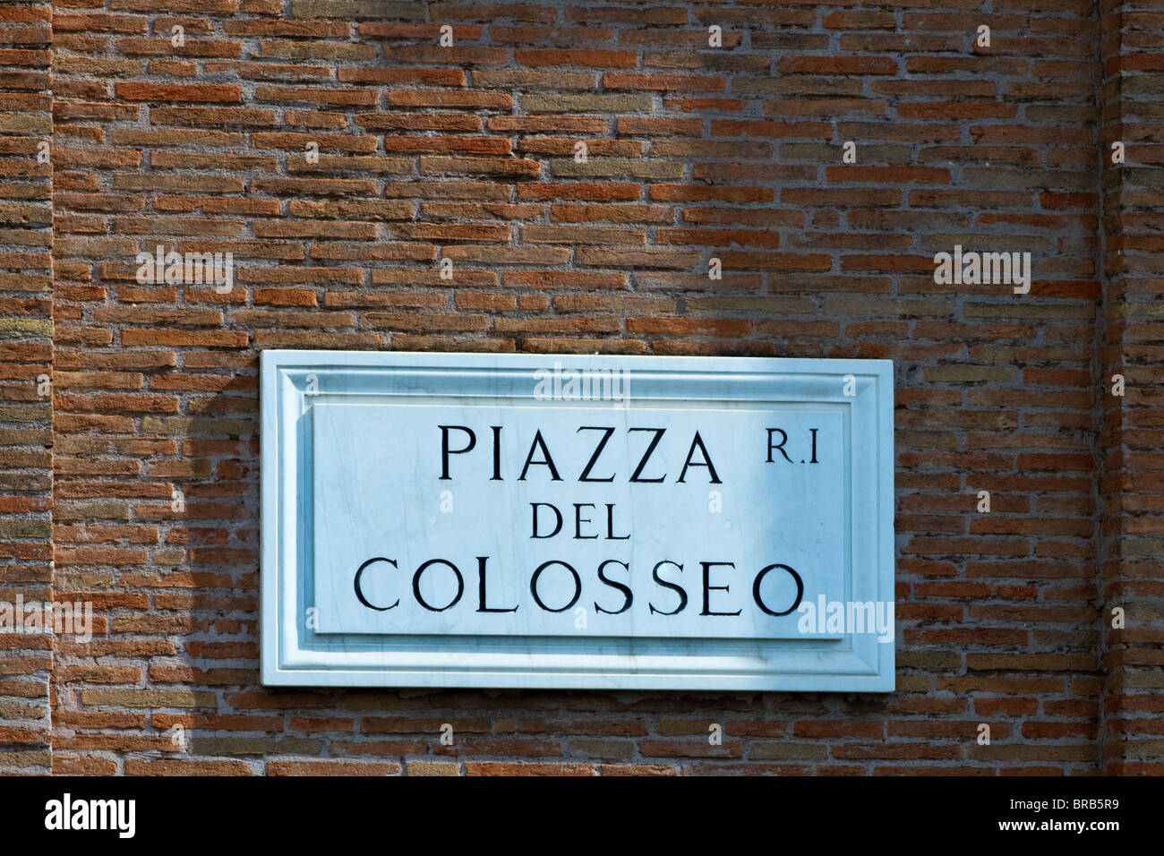 London Coliseum Sign Road sign for the coliseum Rome Italy Stock Photo - Alamy