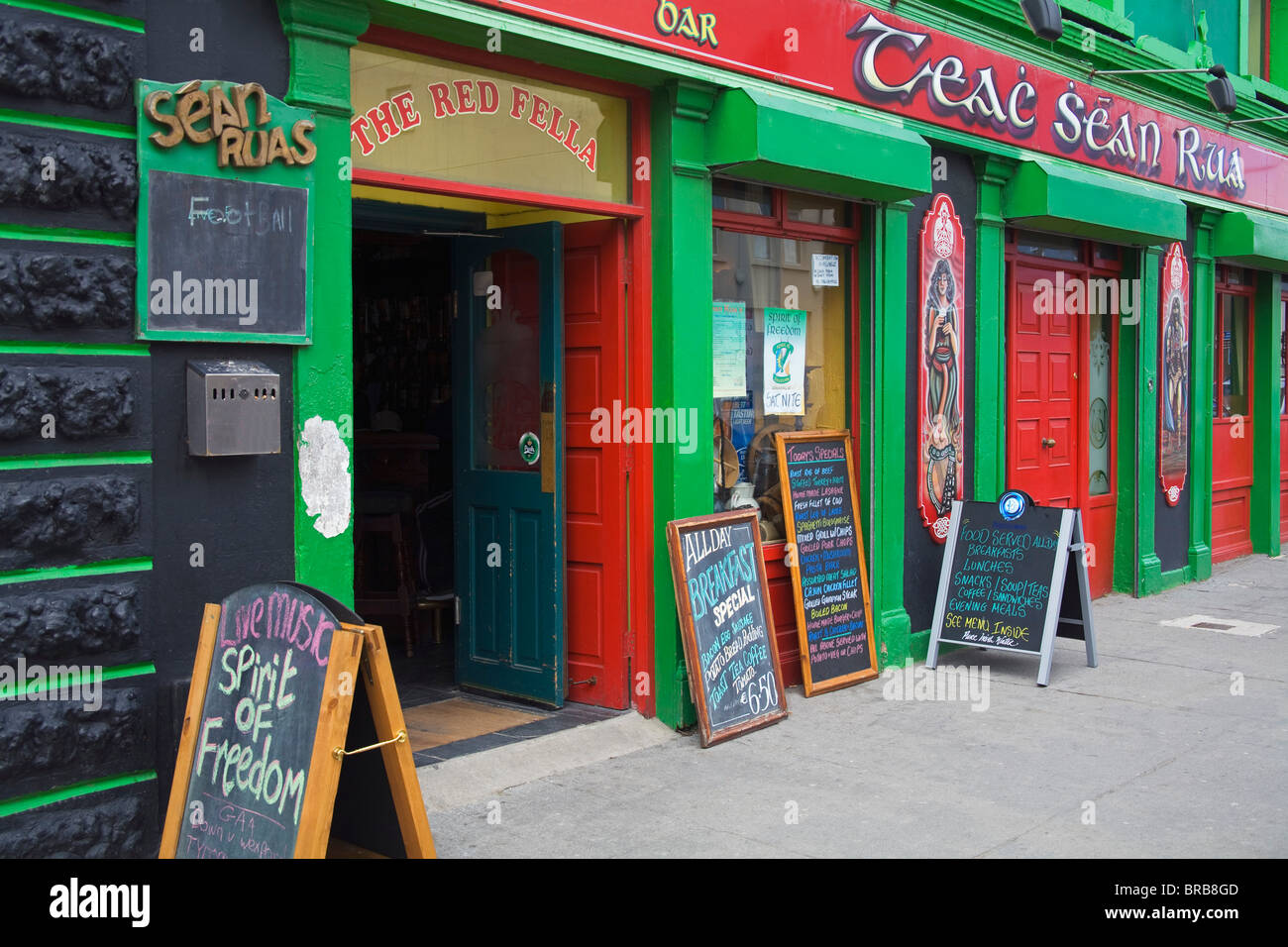 Exterior Of Pub In Bundoran, County Donegal, Ireland Stock Photo